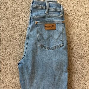 Wrangler High Rise Skinny Jeans, Size 28
